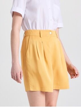 DONNI. TWILL PLEATED SHORTS YELLOW SIZE LARGE